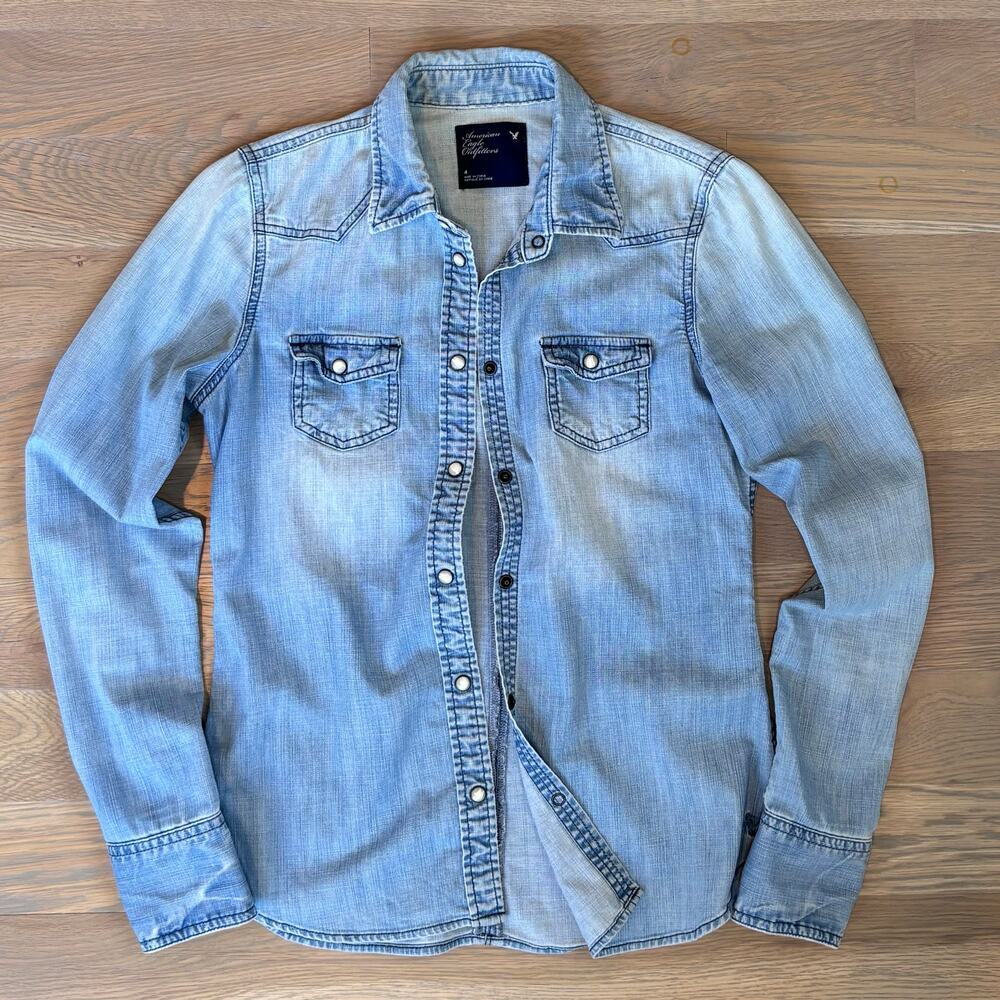 American Eagle Y2K Western Denim Shirt Pearl Snaps Chambray Blue Womenβs Small